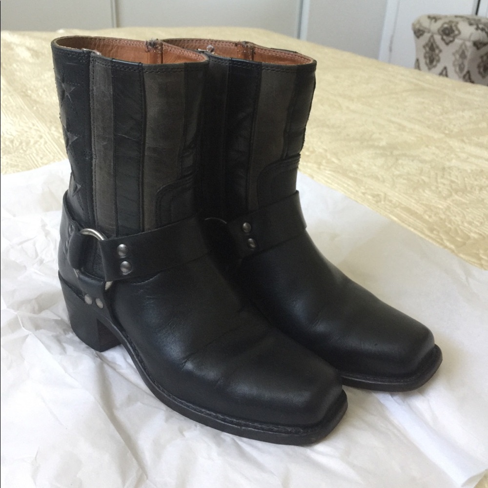 FRYE AMERICANA ENGINEER SHORT BOOTS